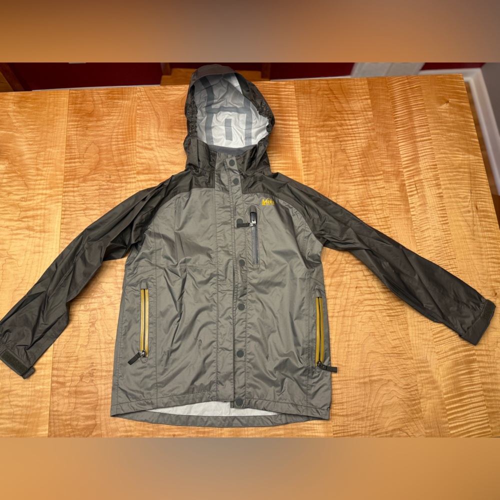 REI Kids Gray Raincoat with Yellow Accents. Size Medium 10-12.
